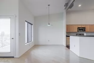 Photo #6: 6183745 Listing