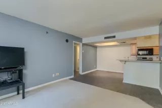 Photo #5: 6183795 Listing