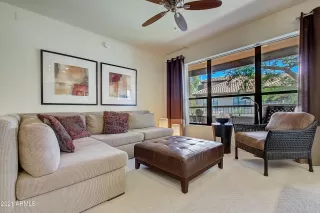 Photo #4: 6183816 Listing