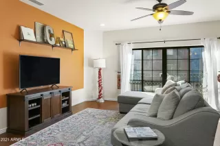 Photo #5: 6183821 Listing