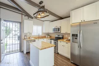 Photo #2: 6183822 Listing