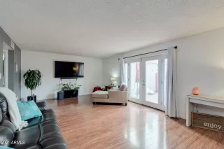 Photo #3: 6184056 Listing