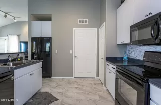 Photo #3: 6184127 Listing