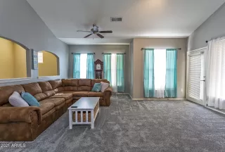 Photo #5: 6184127 Listing