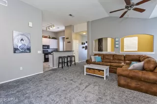 Photo #6: 6184127 Listing