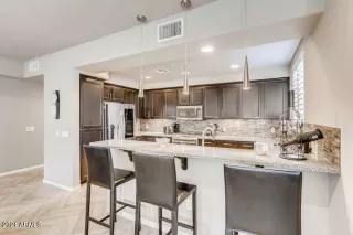 Photo #6: 6184168 Listing