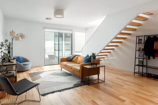 MLS: 6184484 Condo For Sale