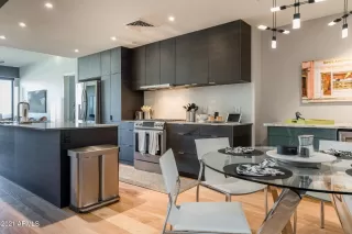 Photo #6: 6184741 Listing