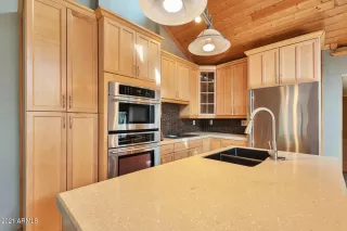 Photo #5: 6184794 Listing