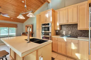 Photo #6: 6184794 Listing