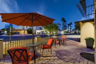 Photo #6: 6184818 Listing