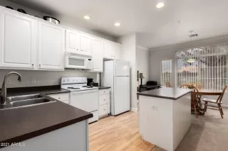 Photo #4: 6184953 Listing