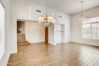 Photo #4: 6185040 Listing 