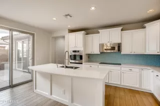 Photo #6: 6185040 Listing 