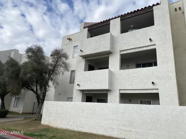 MLS: 6185073 Condo For Sale