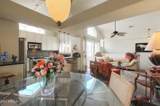 Photo #4: 6185101 Listing