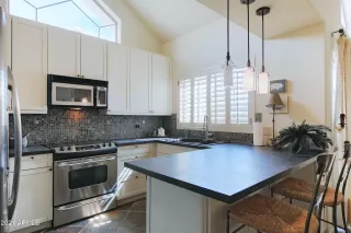 Photo #6: 6185101 Listing