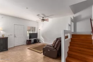 Photo #4: 6185108 Listing 