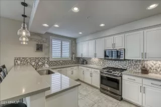 Photo #6: 6185160 Listing