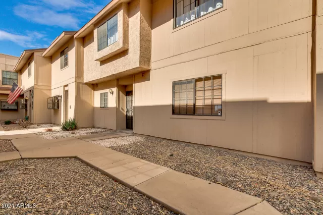 MLS: 6185200 Condo For Sale