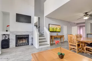 Photo #5: 6185200 Listing