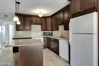 Photo #5: 6185289 Listing