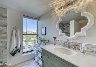 Photo #2: 6185314 Listing