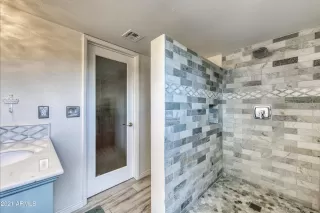 Photo #3: 6185314 Listing
