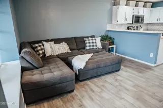 Photo #4: 6185734 Listing