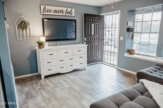 Photo #6: 6185734 Listing