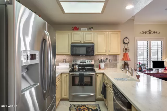 MLS: 6185884 Condo For Sale