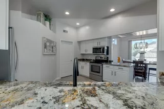 Photo #6: 6185934 Listing 