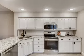 Photo #4: 6186237 Listing