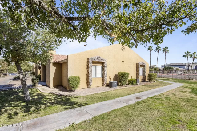 MLS: 6186274 Condo For Sale