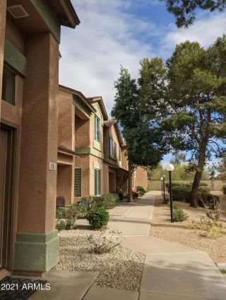 Photo #4: 6186600 Listing