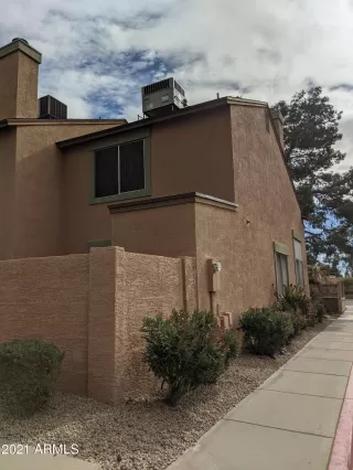 Photo #5: 6186600 Listing