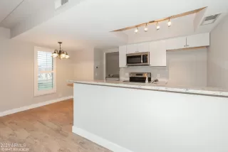 Photo #4: 6186969 Listing