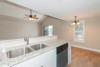 Photo #6: 6186969 Listing