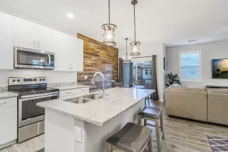 Photo #6: 6186992 Listing