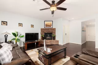 Photo #3: 6187128 Listing