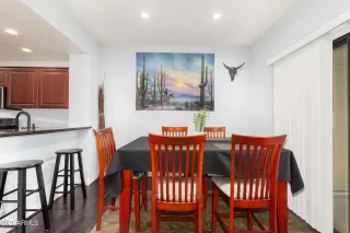 Photo #6: 6187128 Listing