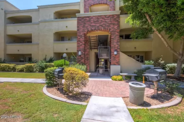 MLS: 6187298 Condo For Sale