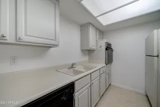 Photo #5: 6187308 Listing