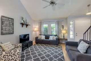 Photo #4: 6187427 Listing