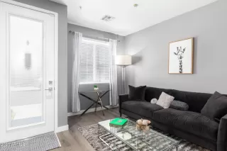 Photo #4: 6187492 Listing