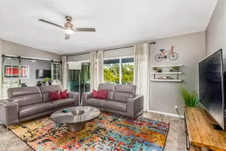 Photo #3: 6187553 Listing