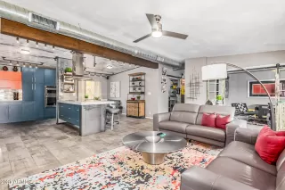 Photo #4: 6187553 Listing