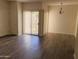 Photo #5: 6187673 Listing