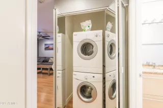 Photo #6: 6187758 Listing