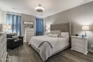 Photo #4: 6187827 Listing